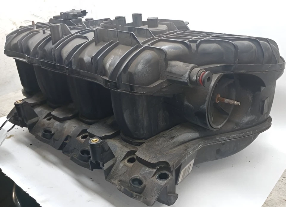 2009-2014 GMC Yukon XL 1500 & 2500 Intake Manifold 6.0L, 6.2L OEM Foto 2 de 4