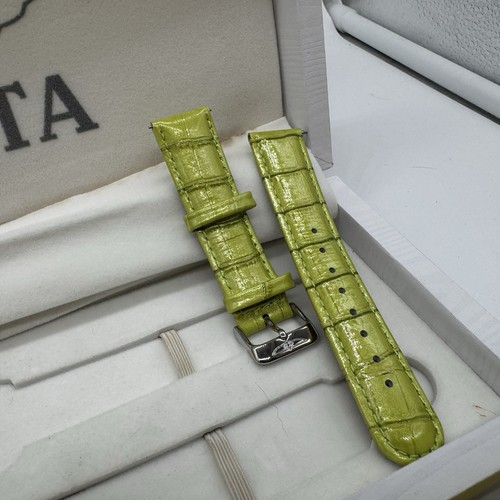 Invicta Tritnite Night Glow White Ceramic Watch w Box and 3 Leather Bands - Picture 10 of 15