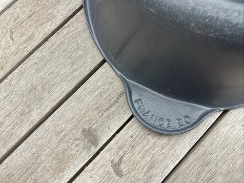 Le Creuset Grey 20 Saucepan Black Handle No Lid Excellent Lightly Used Condition - Picture 10 of 11