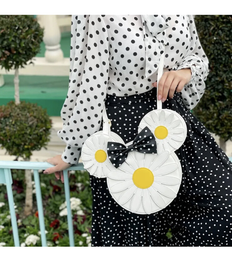 LOUNGEFLY Disney Minnie Mouse Daisy Floral Crossbody Bag NEW  display picture 2