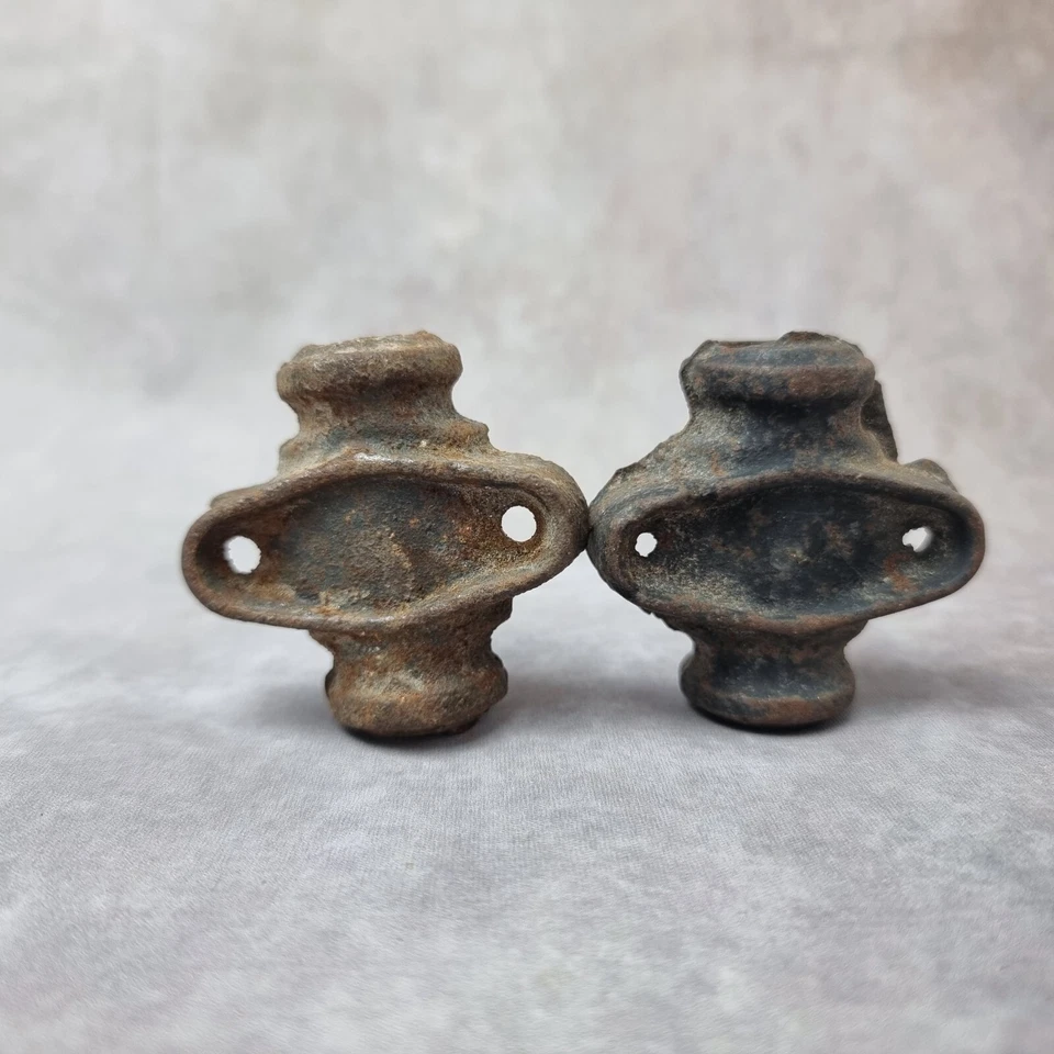 Accessoire Paire de crémones en fonte ancienne - Photo 2/4