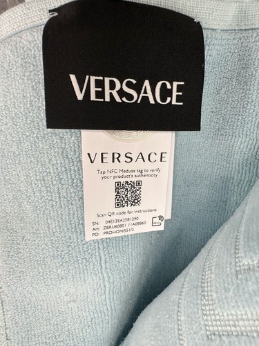 Alfombra de baño Versace icónica medusa Terry 31,50 pulgadas × 23,62 pulgadas - Imagen 6 de 10