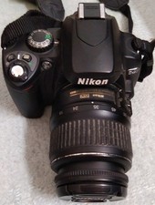 Nikon D40 DSLR Camera + AF-S DX 18-55mm Lens, Battery, Charger, Remote, Bag, CD