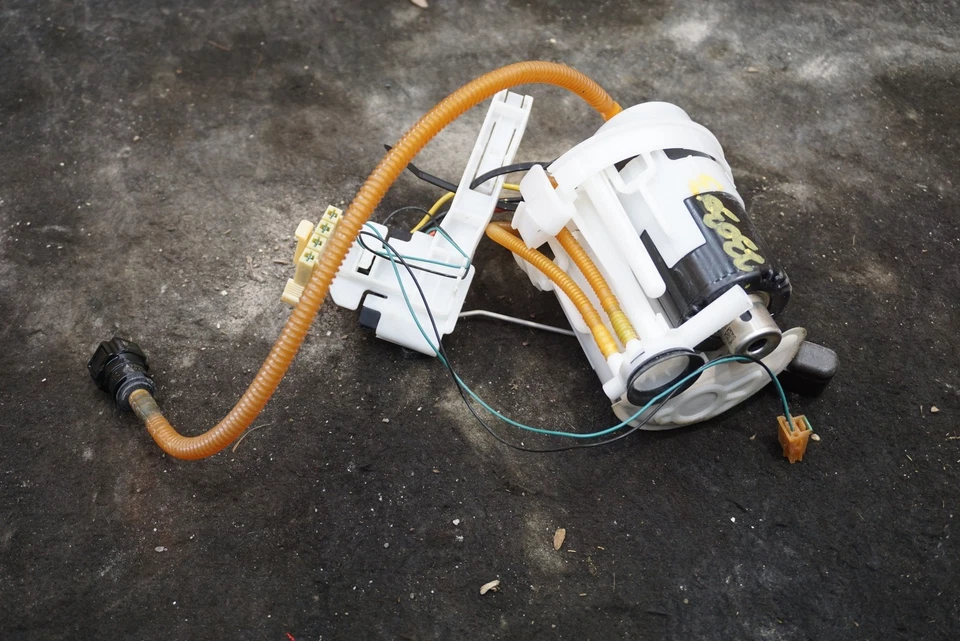 Bomba de tanque de combustible de gasolina emisor OEM 9A7988800 Porsche Panamera 971 2017-22 Foto 3 de 4