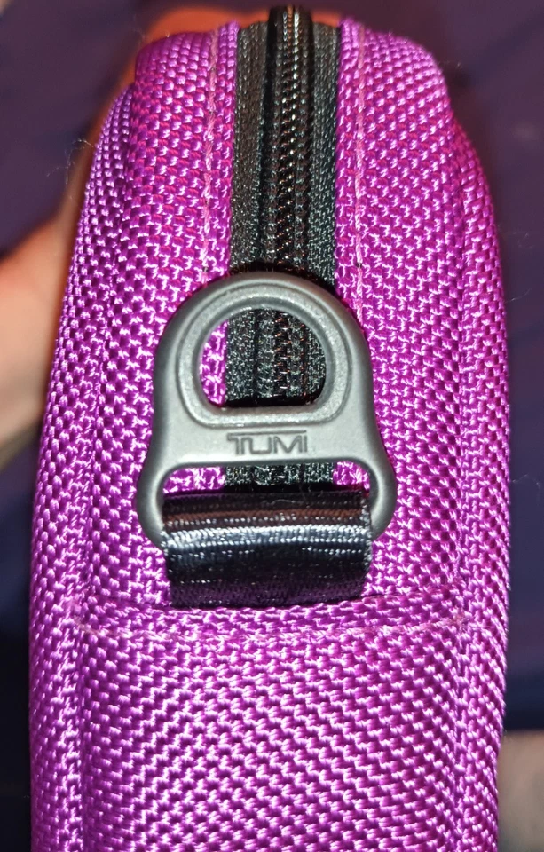 Funda Tablet TUMI para iPad u otra Tablet Foto 4 de 4