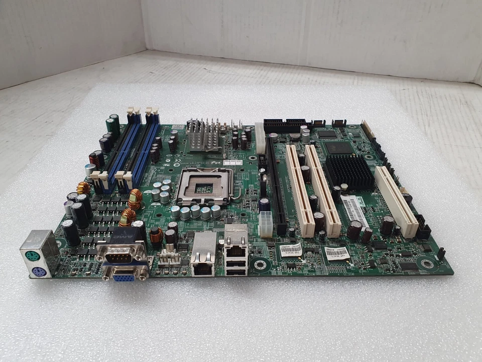 Intel server board SE7221BK1-E - Image 2 of 3