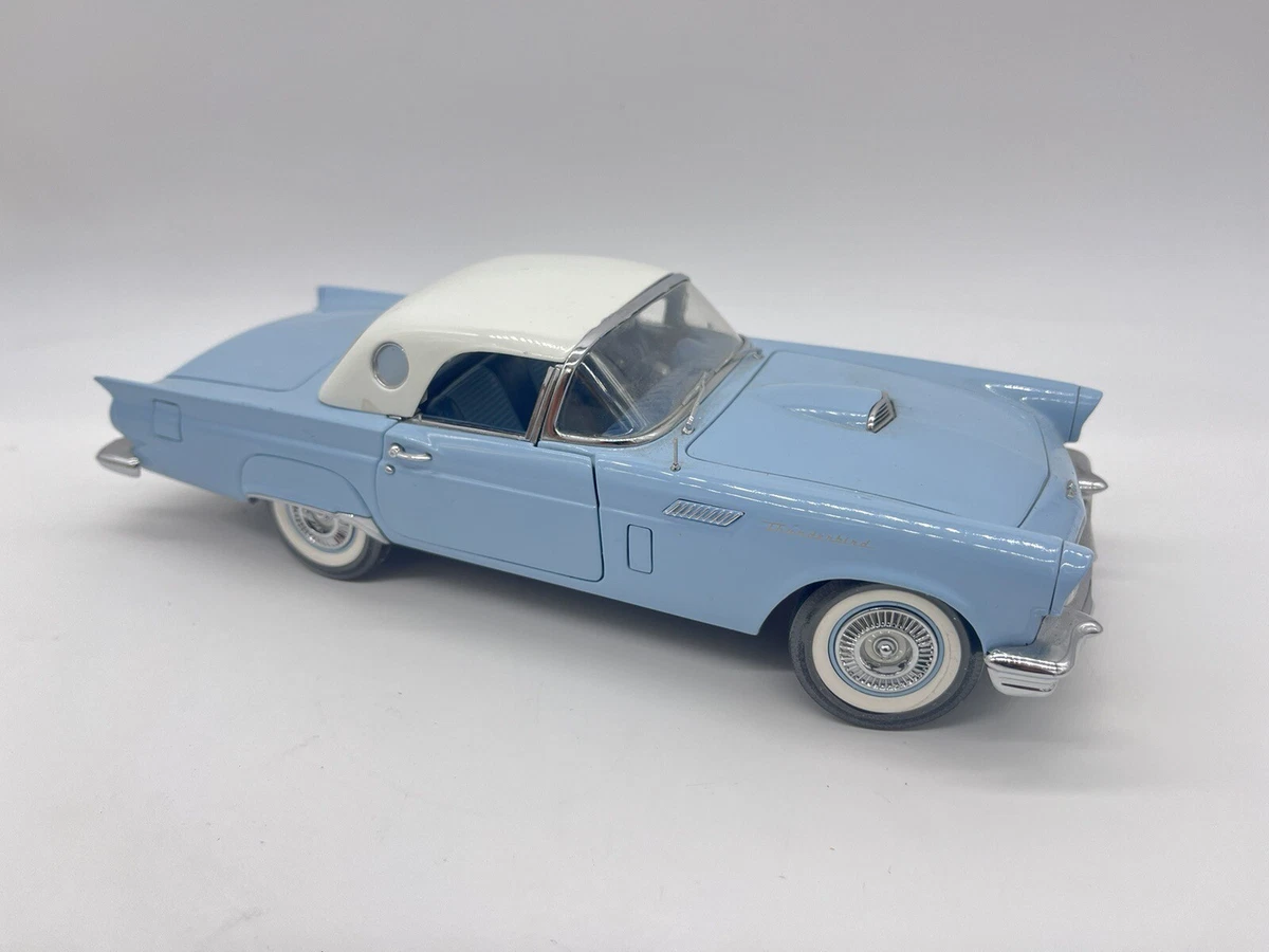 1:18 Scale Precision 100 Die-Cast 32889 1957 Ford Thunderbird 