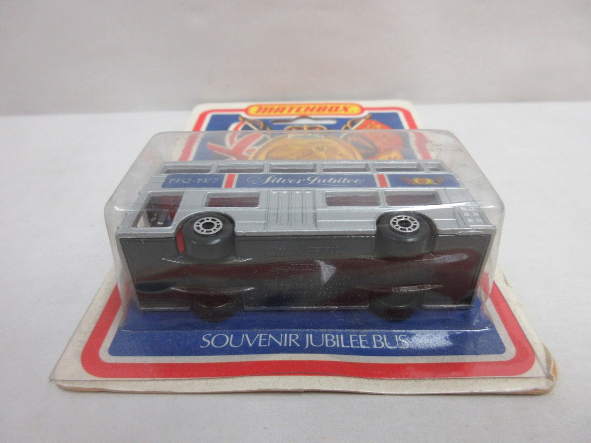 Matchbox Superfast #17 Londoner Silver Jubilee Souvenir Bus