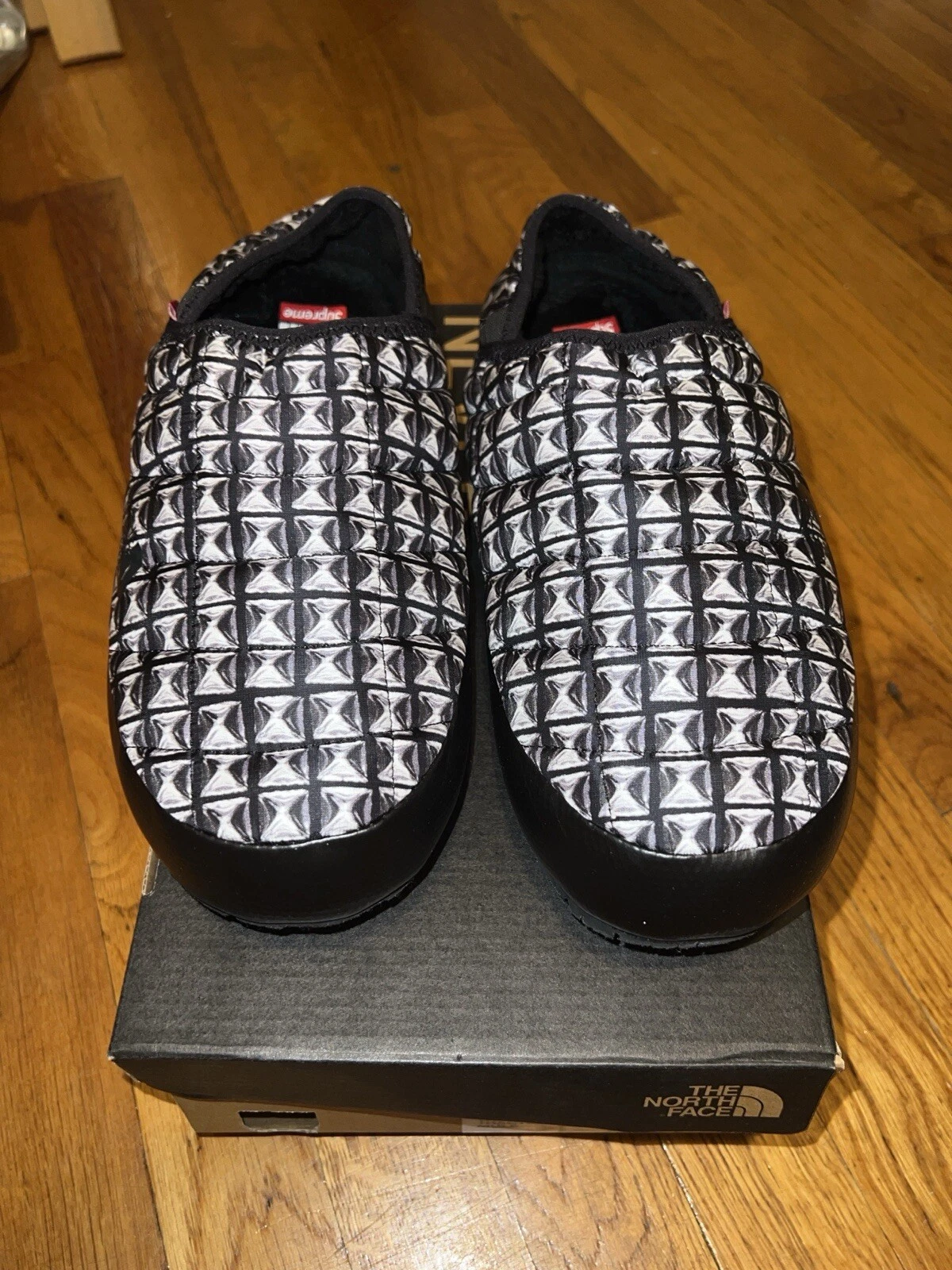 Mulet de traction clouté Supreme The North Face taille 9