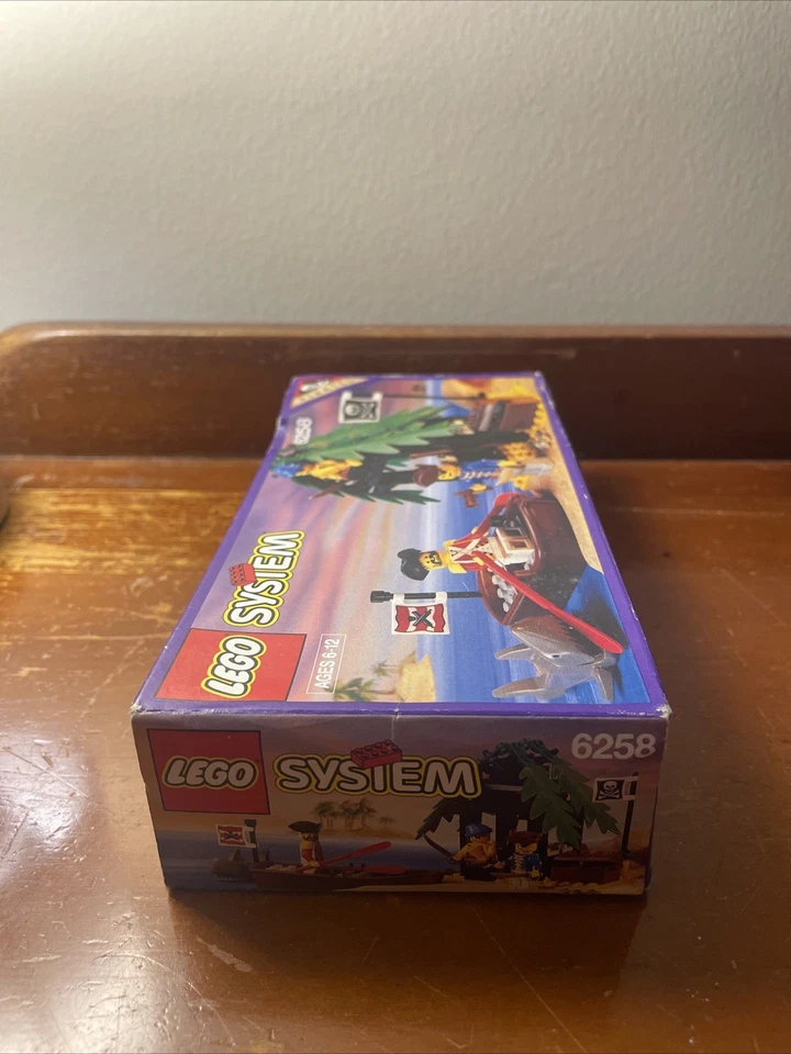 Vintage 1992 Lego #6258 Smuggler's Shanty / NEW & SEALED/ Damage On Box - Image 4 of 4