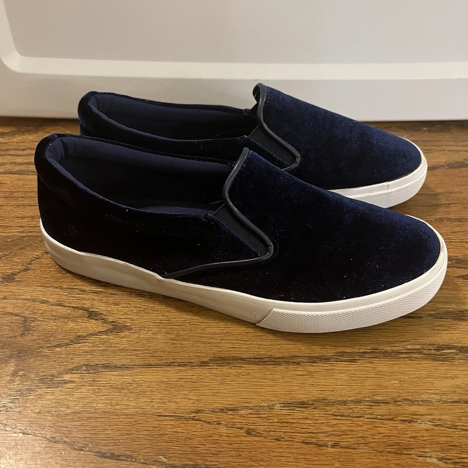 Soda Brand Women's Blue Velvet Slip On Shoes Size 8.5 Casual White Sole Loafers - Image 4 of 4