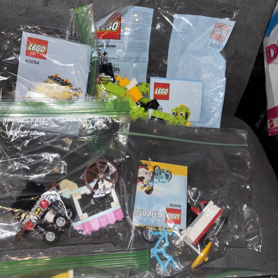 Lot of 17 Lego Monthly Builds Cars Small Sets All Complete - Image 4 of 4