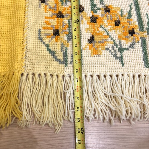 Blanket/Throw Vibrant Crocheted Sunflowers 83"x 60" Cottagecore Mint 1970 Knitt - Picture 7 of 9