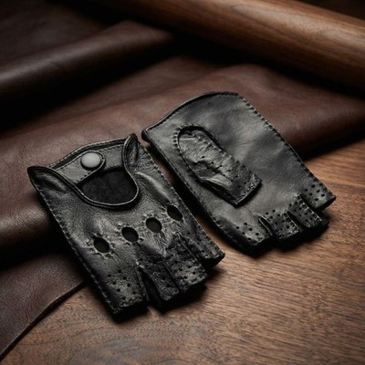 Men's Black Lambskin Fingerless Leather Driving Gloves   Handcrafted & Luxurious