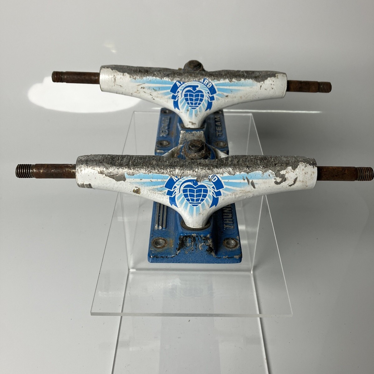 Mark Appleyard Thunder Team Skateboard Trucks White/Blue Mark Appleyard Thunder Team Skateboard Trucks White/Blue