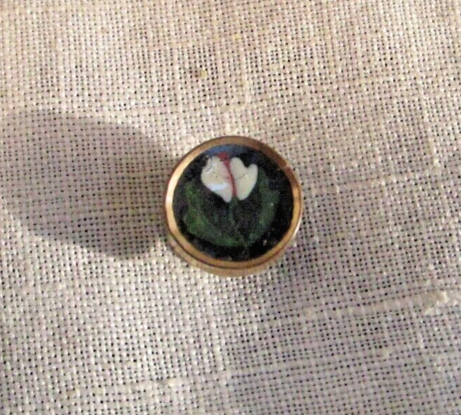 Antique Collar Button Flower