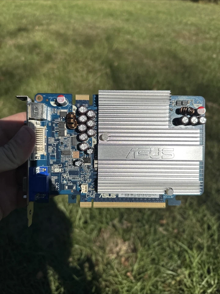 Carte Graphique / Graphic Card ASUS / EN7300GT Silent / 256 Mb / DDR2 - Image 3 of 4