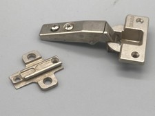 Grass 1000 Cabinet Hinge 95 Slide-On - Self Close Full Overlay DIE CAST 204
