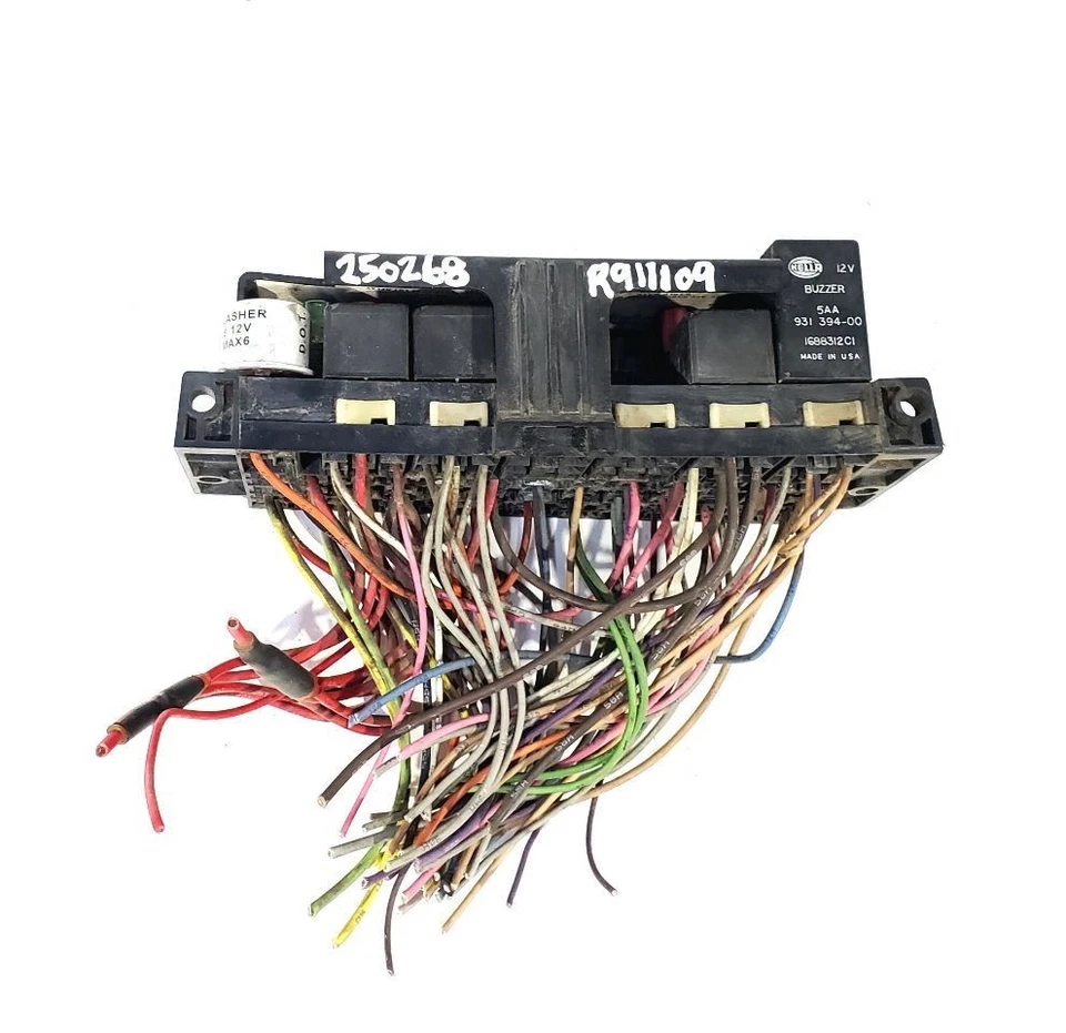 2000 International 4700 dt466 OEM Fuse Panel Junction Box - Image 2 of 4