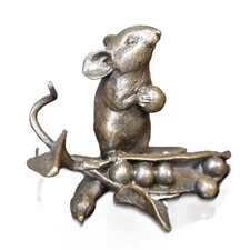 Richard Cooper Bronze Mice Collection Mouse with Pea Pod
