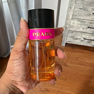PRADA Candy Eau de Parfum Vaporisateur Natural Spray Regular Size 2.7 fl oz