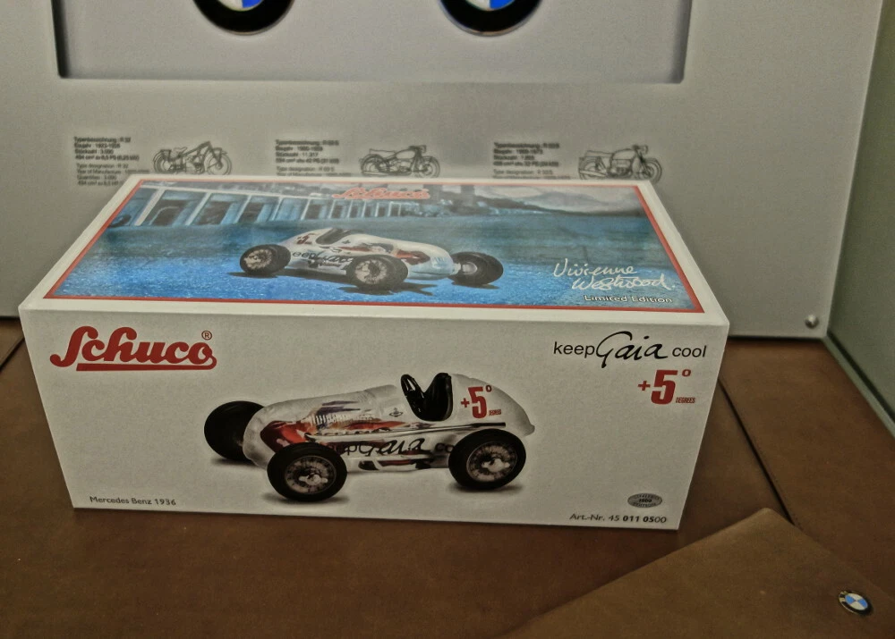 ヴィヴィアン ミニカー　シュコー 限定】Vivienne Westwood x Schuco ヴィヴィアン