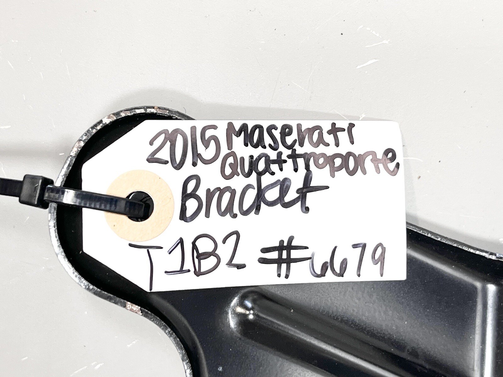 ⭐️2014-2020 MASERATI GHIBLI QUATTROPORTE FRONT RIGHT FENDER BRACKET MOUNT OEM