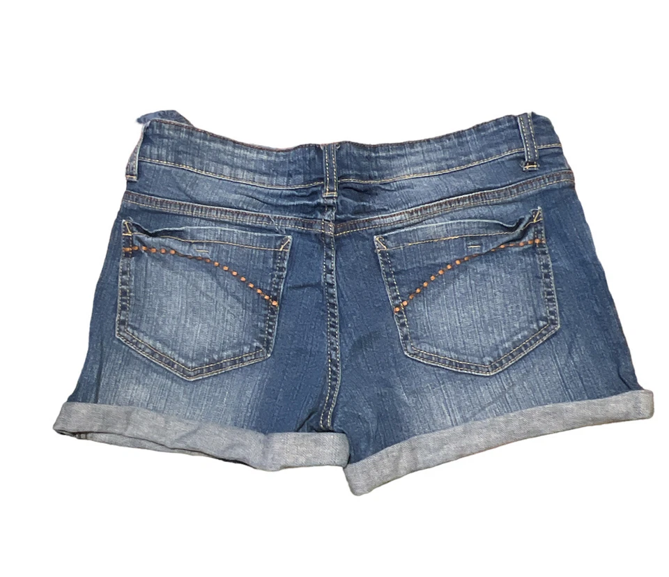 Miley Cyrus Max Azria 牛仔短裤深水洗牛仔朋克口袋耳钉尺寸 11 — 第 2/3 张图片