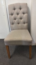 Sedia da pranzo imbottita con bottoni mobili e californiana
