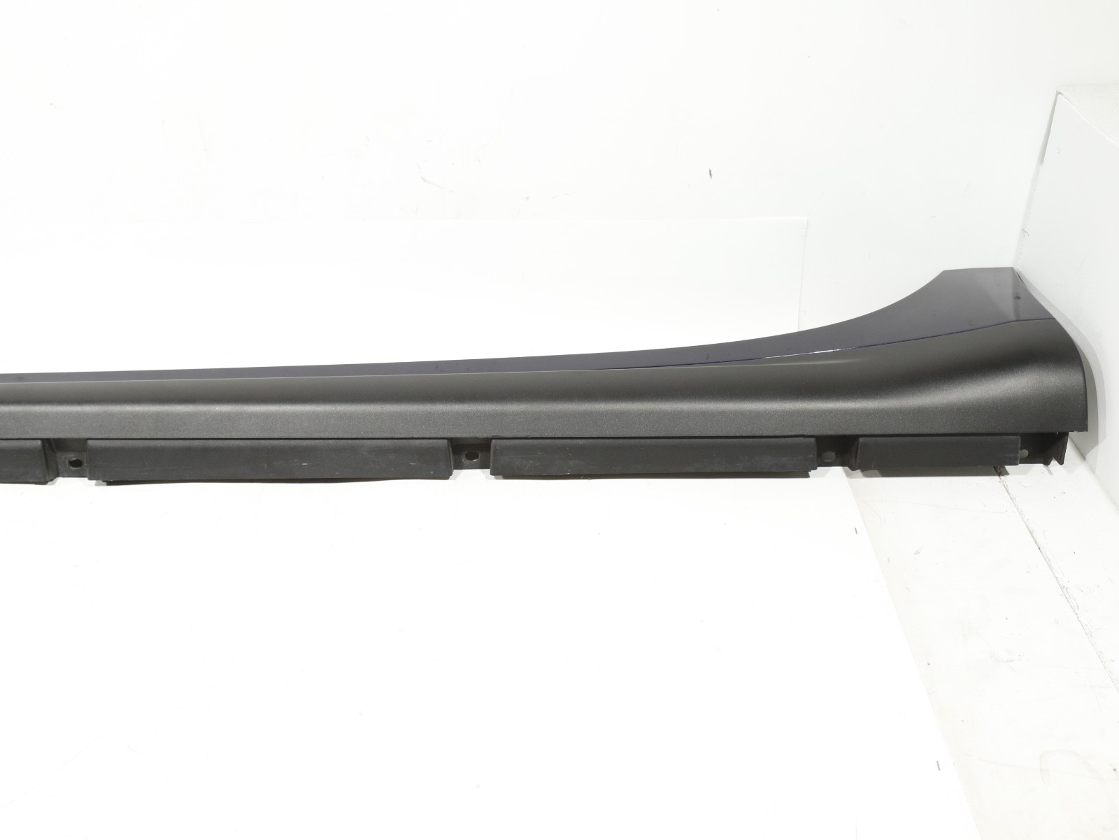 14-20 Maserati Ghibli LEFT Driver Side Rocker Panel Molding BLUE OEM 6700288320