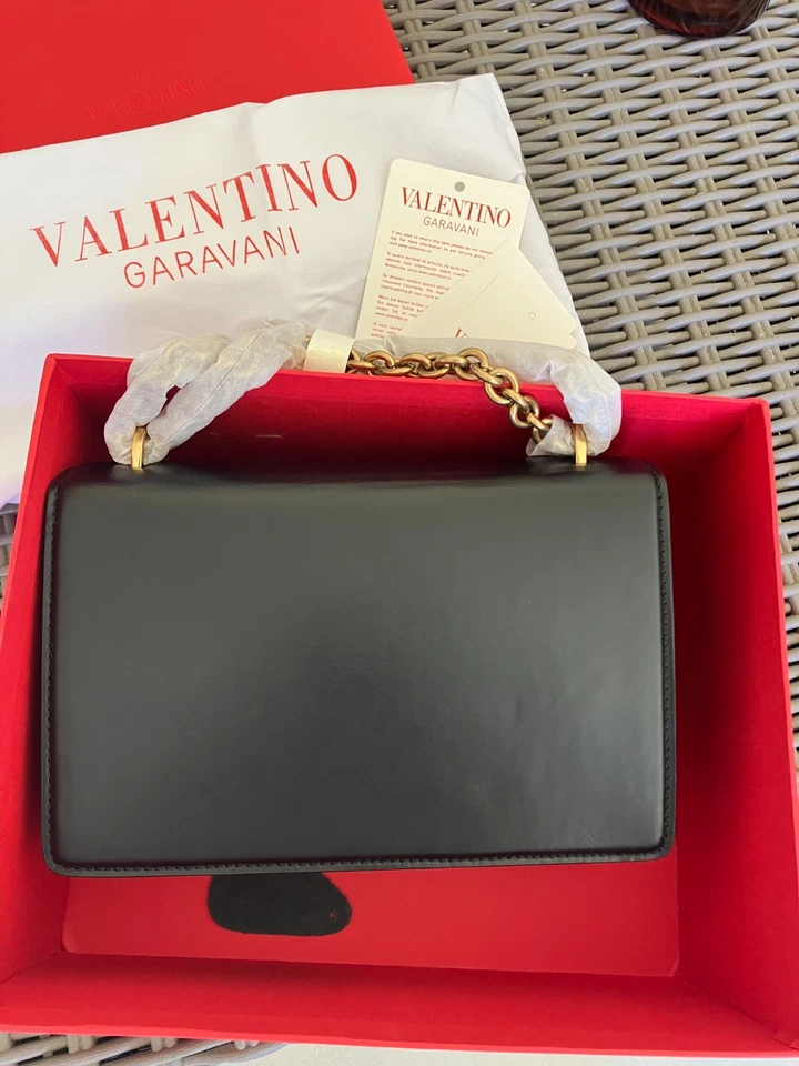 Valentino Garavani Shoulder Bag Black Leather - Imagen 3 de 4