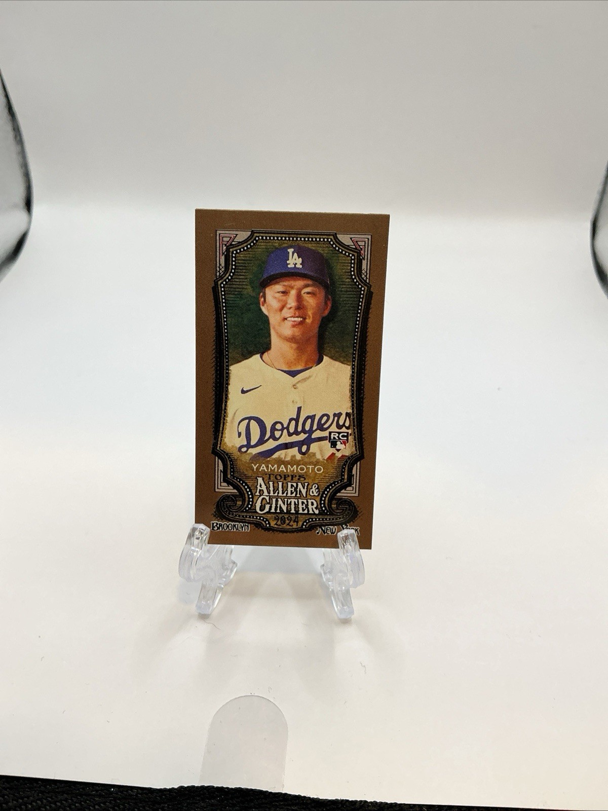 2024 Topps Allen & Ginter - Yoshinobu Yamamoto #201 Mini Gold Border (RC) Dodger