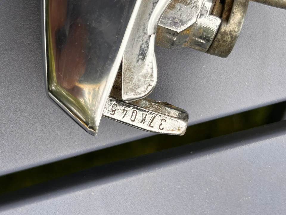 2 Vintage Original 1968-1972 VW Beetle Volkswagen Outside Door Handles - Изображение 4 из 4