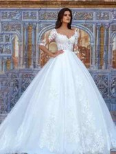 A Line Wedding Dresses V-neck Lace Appliques 1/2 Sleeves Princess Bridal Gowns