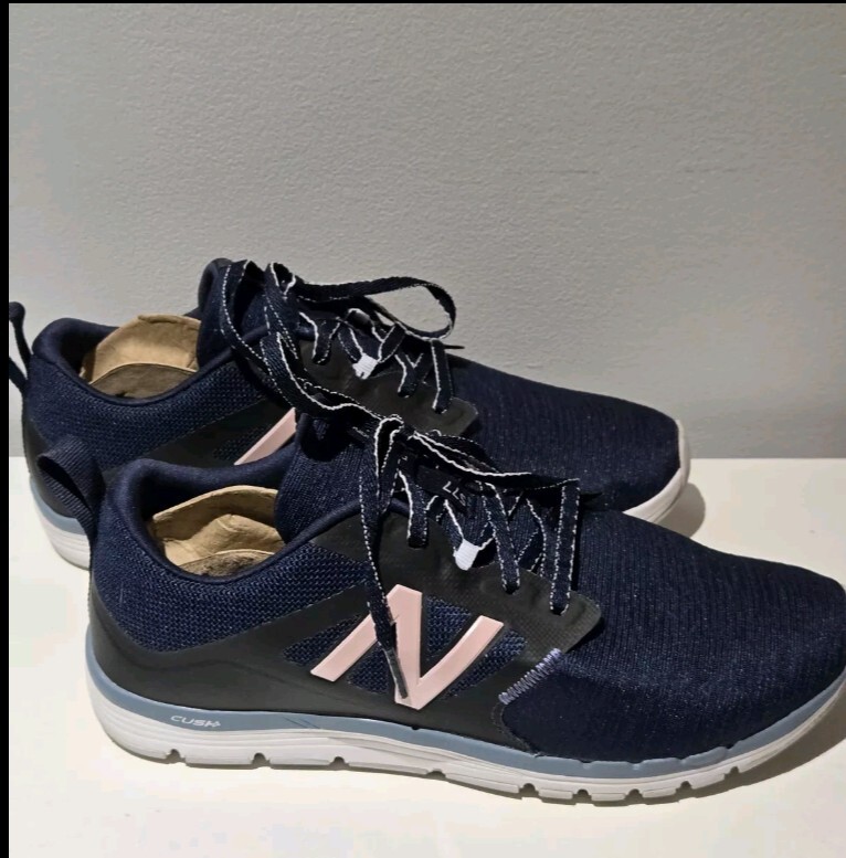 New Balance 577 Cush Cross trainer Women's Size 9