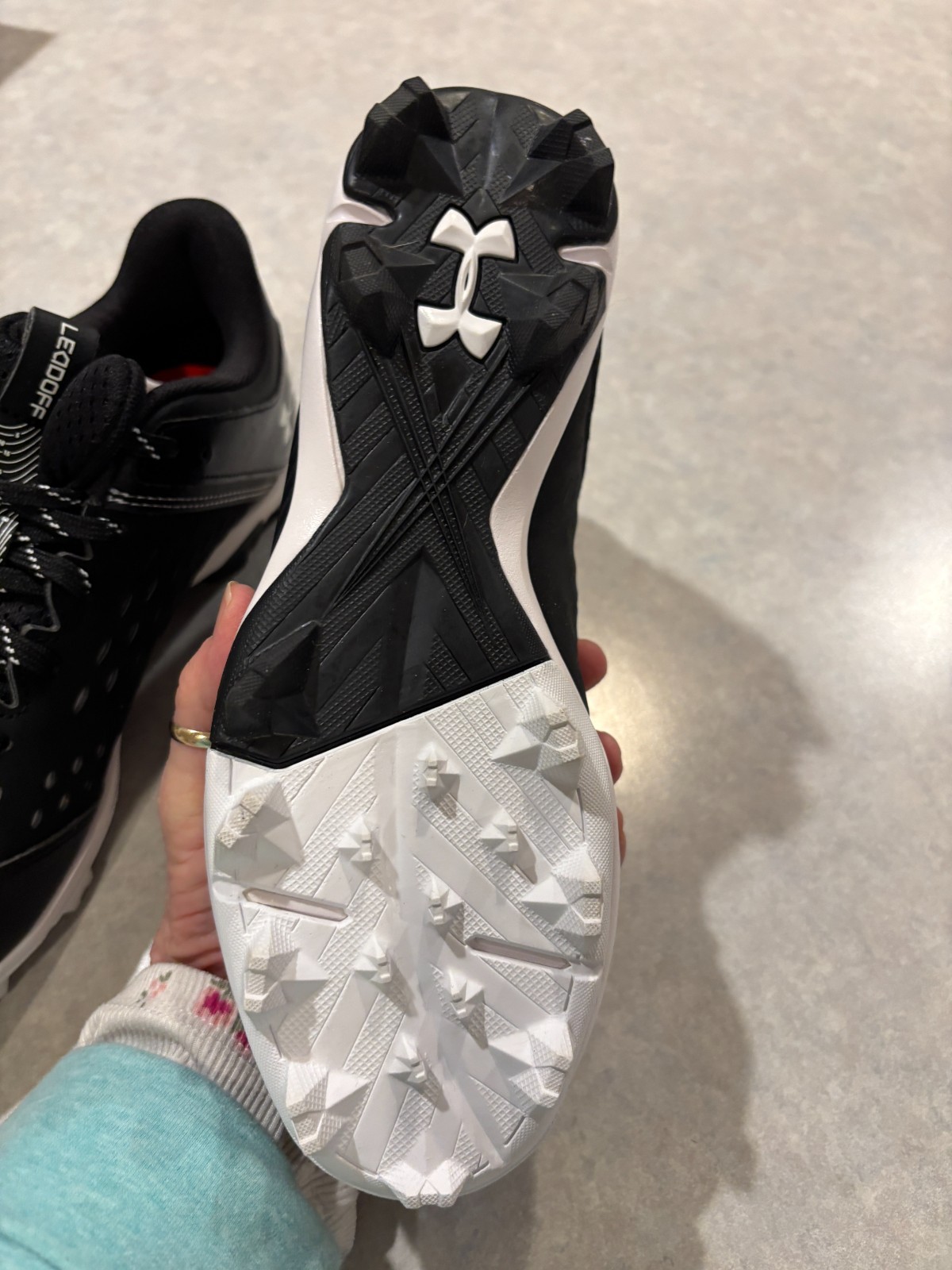 Boys Youth Under Armour Leadoff Low RM Jr 4.5Y Baseball Cleats Shoes 3025600-001 thumbnail 9