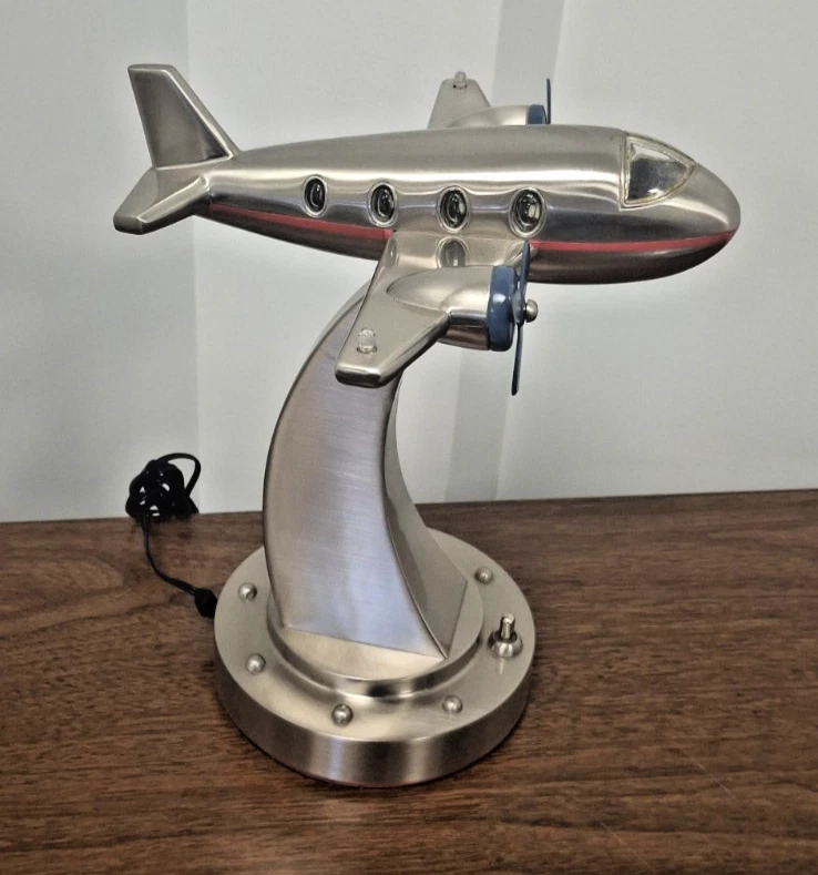 ✈️Lámpara de luz nocturna de avión para niños Pottery Barn -Funciona estilo años 30 Foto 3 de 4