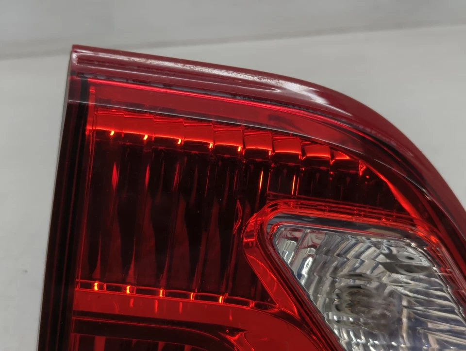 Luz trasera lateral derecha para pasajero Nissan Pathfinder 2017-2020 OEM XU457 Foto 2 de 4