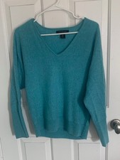 Women's long sleeve 100 Tahari cashmere sweater size small excellent condition