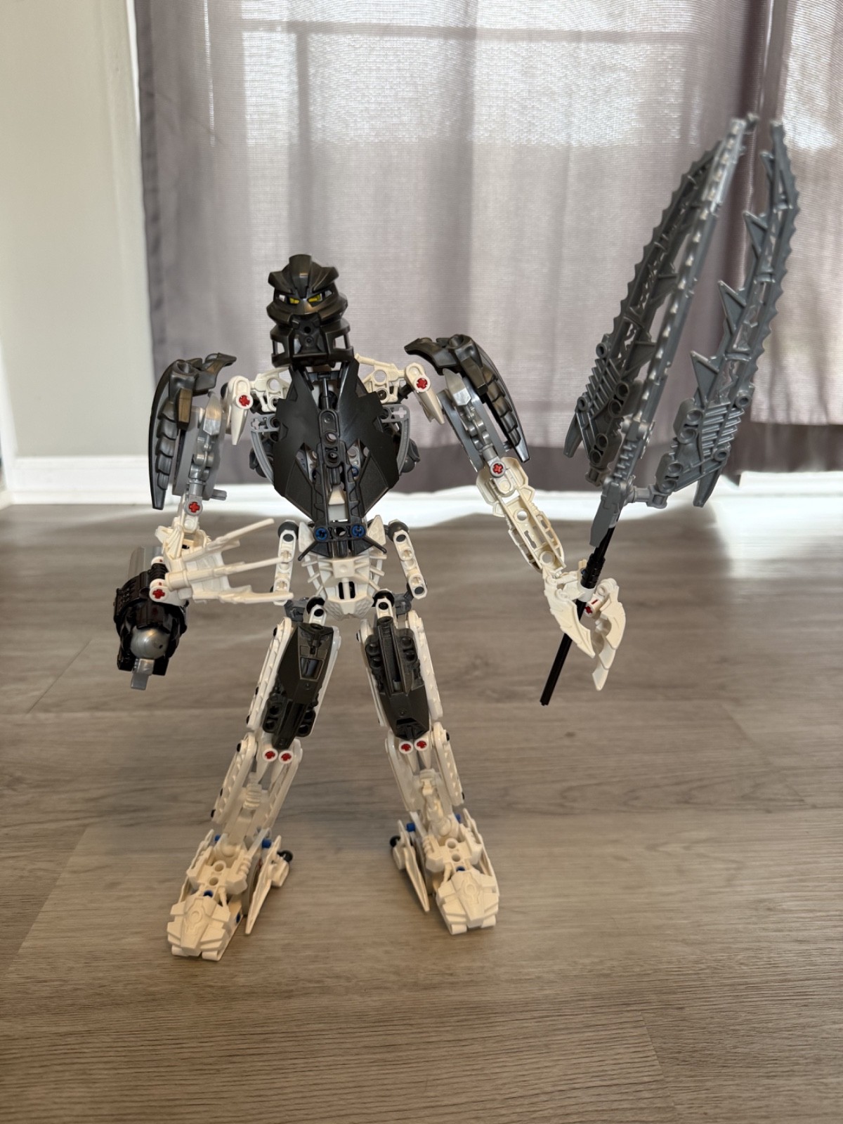 LEGO BIONICLE: Takanuva (8699), 100% Complete, all 4 spheres, no instructions
