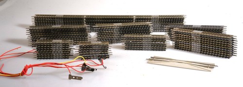 (0843) Minitrix Spur N Gleise: 9*4904 (312,6mm) + 38*4904+7*4905+8*4906+7*4907 | Condition: Gebraucht