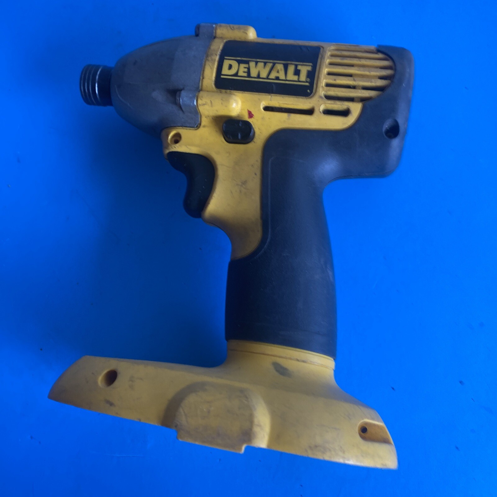 DEWALT 18V CORLESS HEAVY DUTY 1/4" IMPACT DRIVER DW056 18 VOLT (TOOL ONLY)