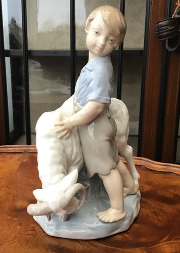 Large Vintage Nao Lladro “I'm not moving” Boy & Goat Figurine 9” X 7.5” X 4.5” - Picture 3 of 12