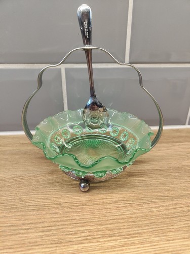 Vintage Green Glass Celtic Plate Jam Bowl With Hanging Spoon Made In England - Picture 3 of 5