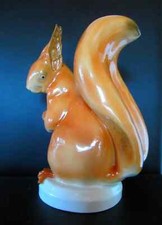 VOLKSTEDT Schwarzburger Werkstätten PORZELLAN KUNST - TIER- FIGUR- Eichhörnchen