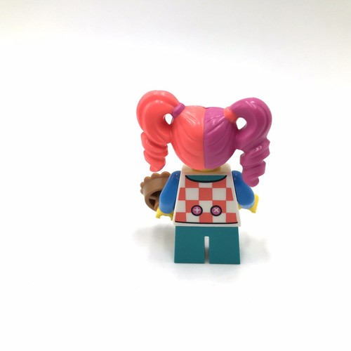 LEGO Clown Girl minifigure Winter 2023 Store Exclusive mini figure - Picture 4 of 5