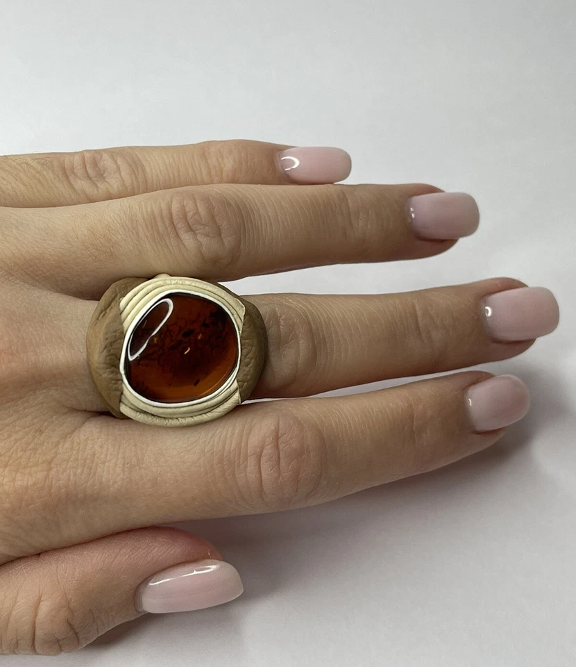 Anillo de cuero piedra ámbar natural. Anillo de piedra ámbar coñac con cuero ajustable Foto 3 de 4