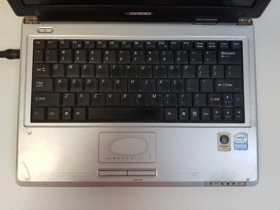 Portátil Everex Stepnote SA2503T Windows 7 defectuoso repuestos reparaciones repuestos Foto 4 de 4