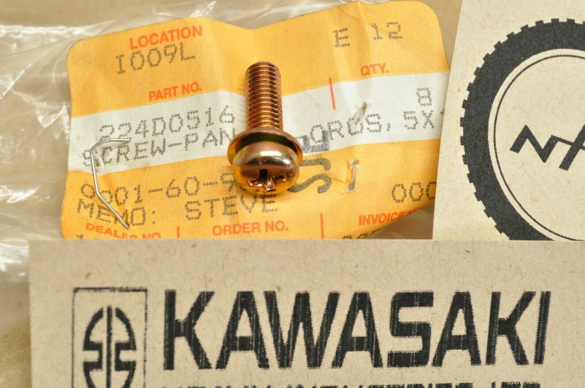 NOS OEM Kawasaki 1986-1987 ZX1000 Ninja Front Turn Signal