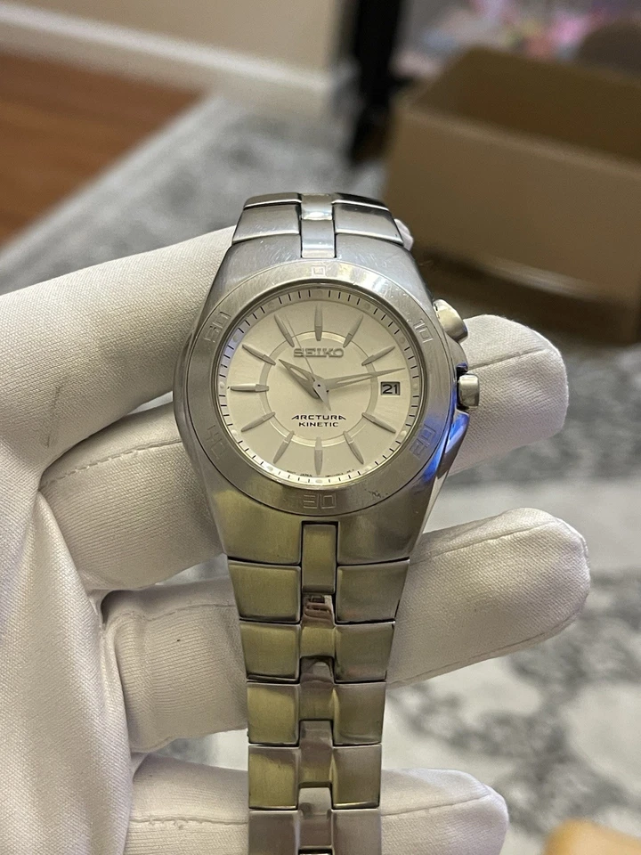 Relógio masculino Seiko Arctura Kinetic 5M62 mostrador prata aço inoxidável 43mm - Imagem 2 de 4